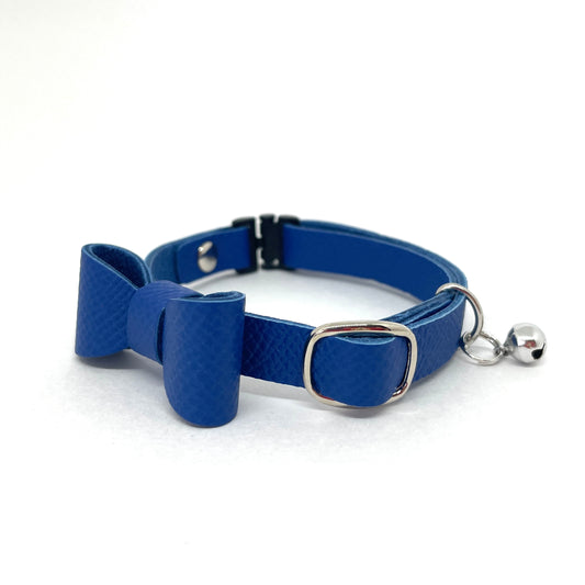 猫 首輪 本革|ブルー 青 |リボン付き|セーフティバックル|名前入れ|BLUEGE